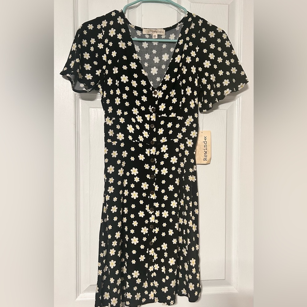 NWT x-small Rewind Daisy Floral Mini Dress